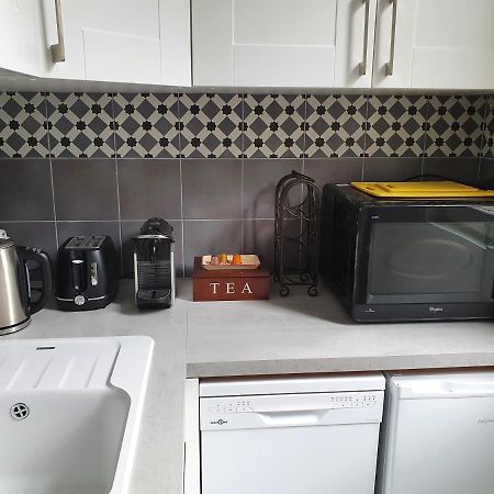 Appartement Cosy Au Calme Et En Centre Ville 艾克斯莱班 外观 照片